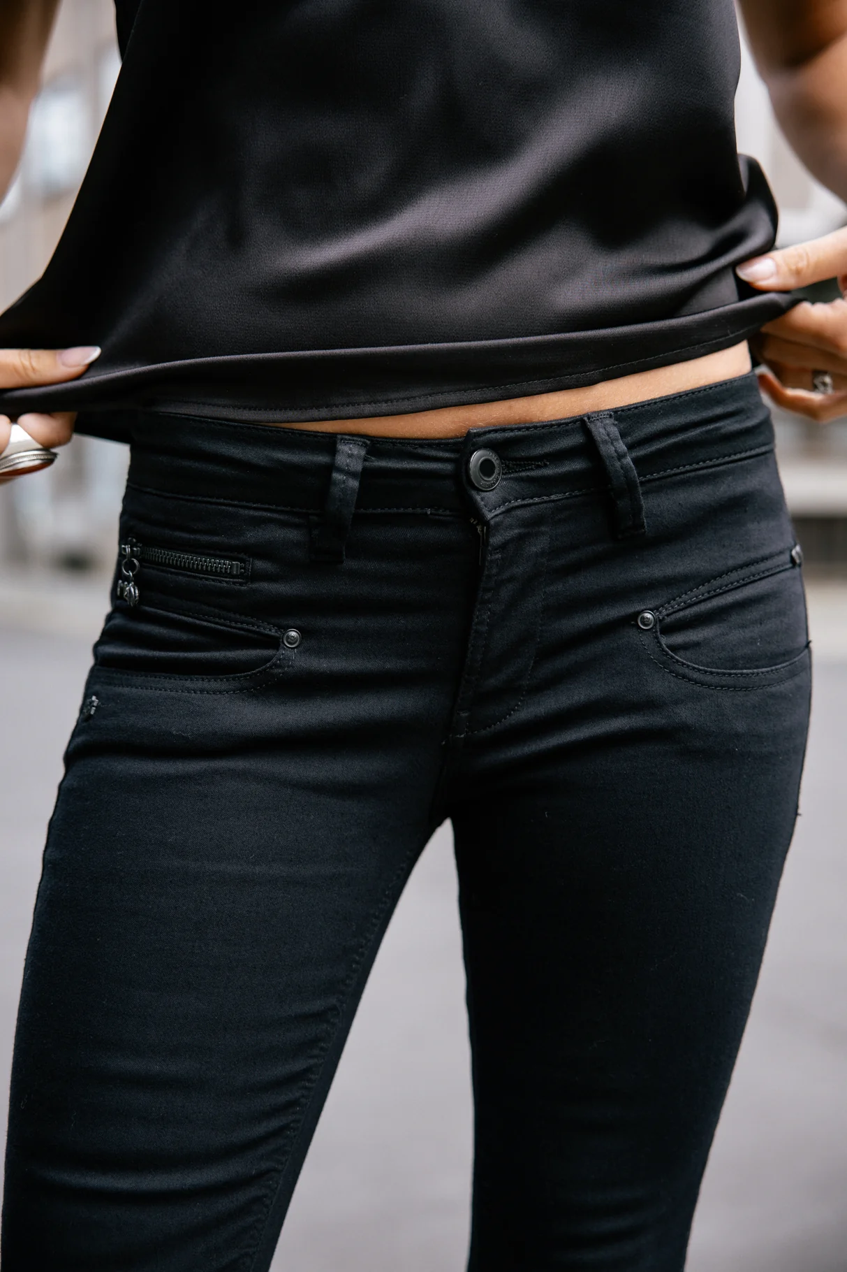 Alexa Cropped - Image 6