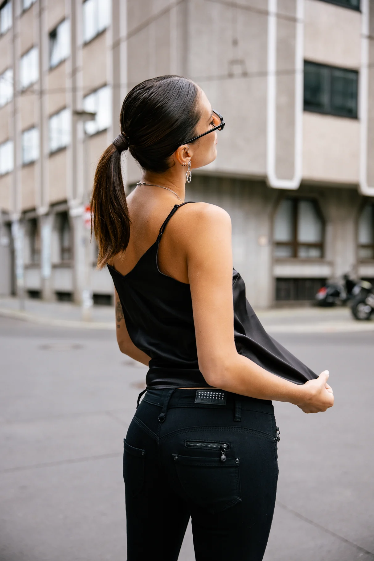 Alexa Cropped - Image 8