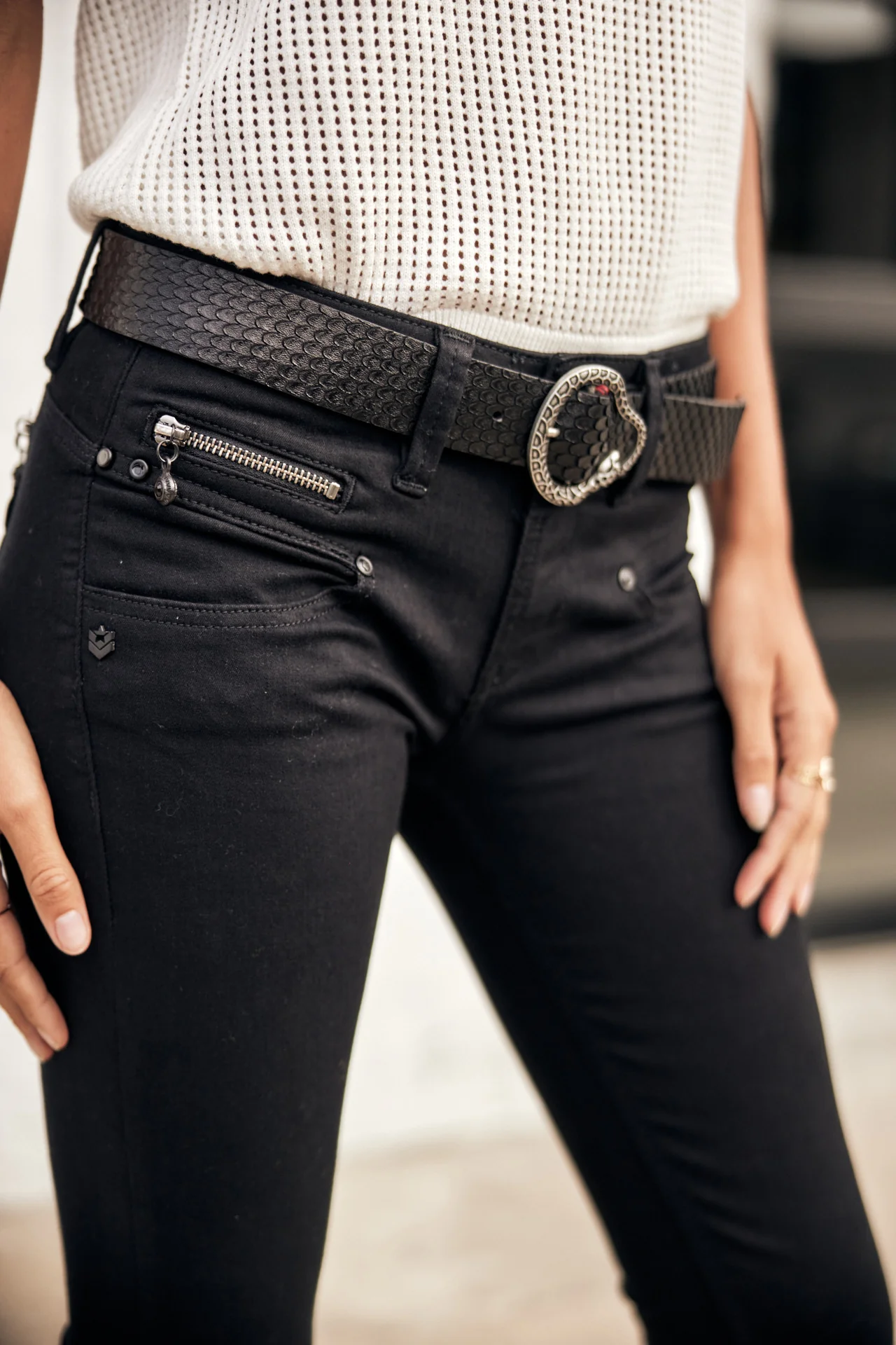 Alexa Slim - Image 4